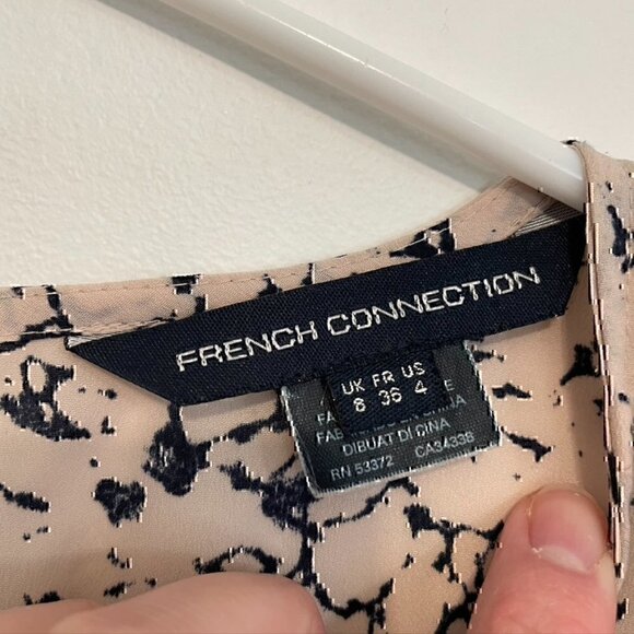 FRENCH CONNECTION Marble Print Blouse Blush Nude / Pink Navy Blue Short Sleeve 4 - Picture 5 of 11